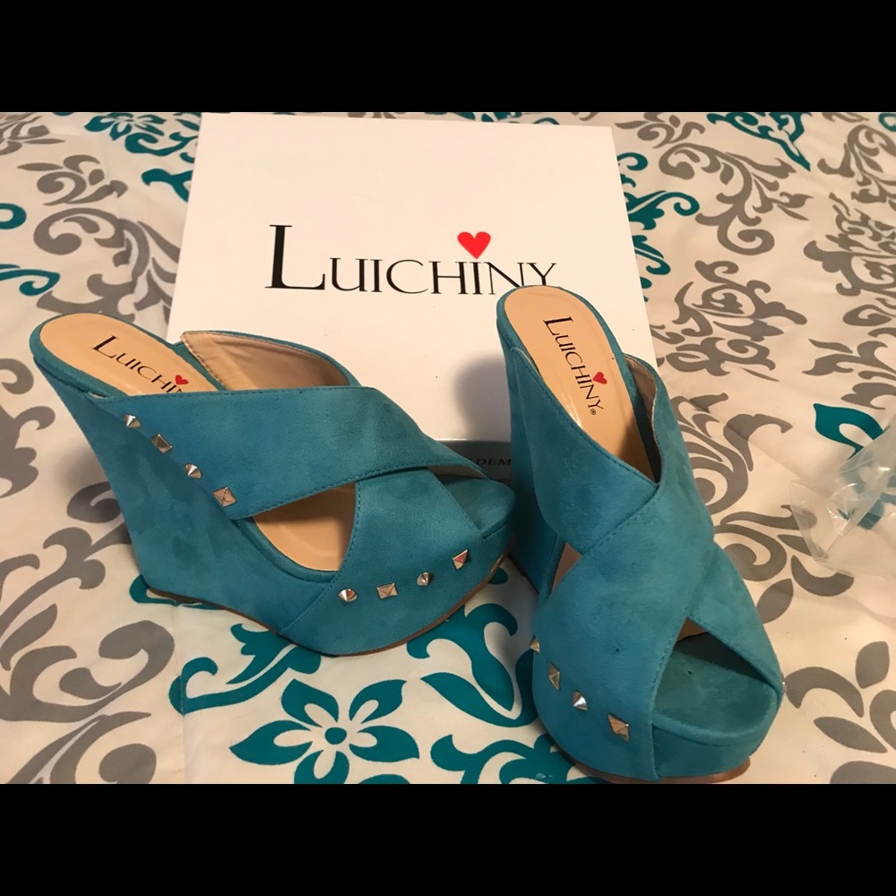 LUICHINY WEDGE SHOES SIZE 7
